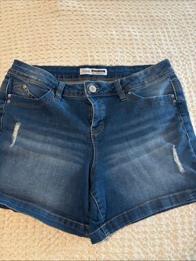 Royalty for me Women's Blue Denim Mid Rise Shorts WannaBetterButt Sz 10 Stretch